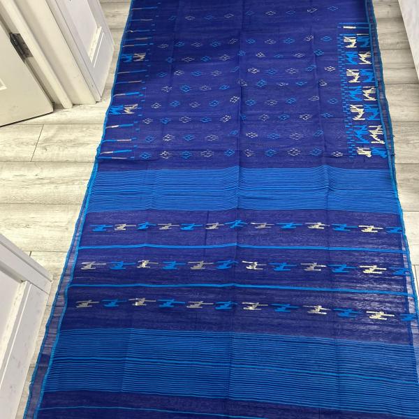 Dhakai Jamdani Elegant Royal Blue Saree